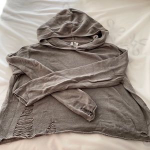 HM distressed crop sweater -M